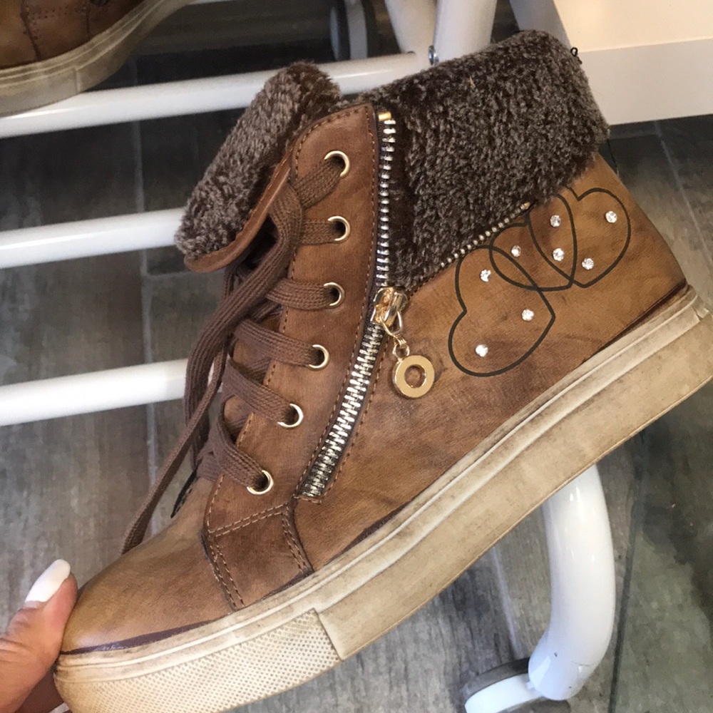 Warm boots